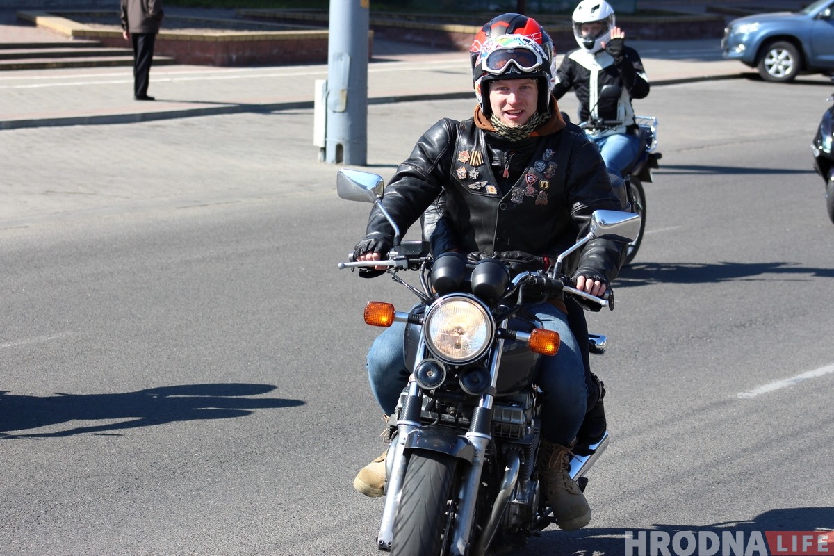 Зноў роў матора: у Гродне байкеры адкрылі мотасезон