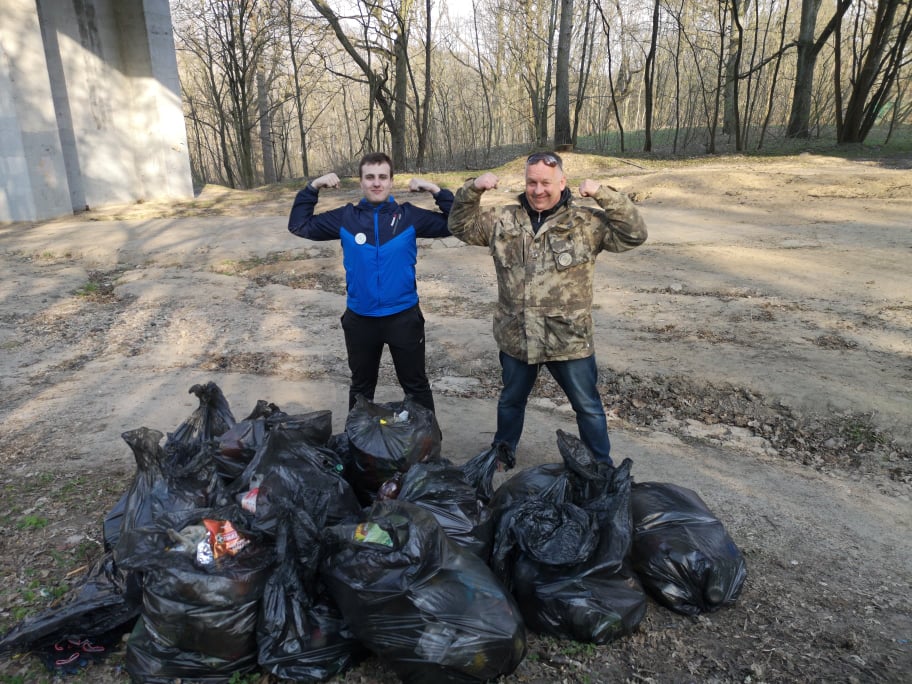Гродненцы провели эко-акцию: убрали в Румлёвском парке