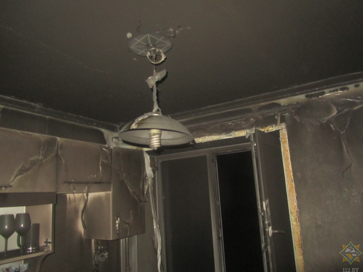 У шматпавярховіку ў Гродне ўспыхнула пліта. Эвакуіравана 17 жыхароў дома У шматпавярховіку ў Гродне ўспыхнула пліта. Эвакуіравана 17 жыхароў дома