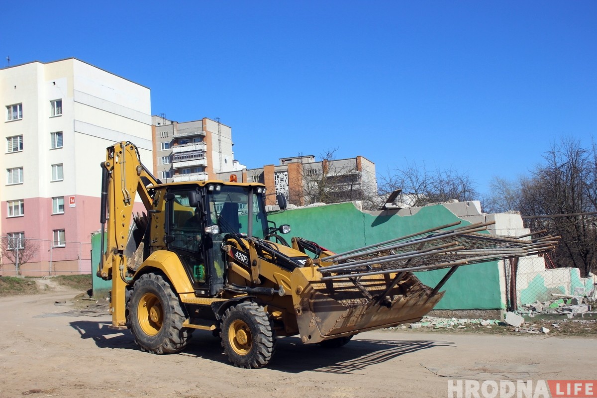 "Паспець да панядзелка". Як жыхары былой вёскі Дзевятоўка рыхтуюцца да зносу