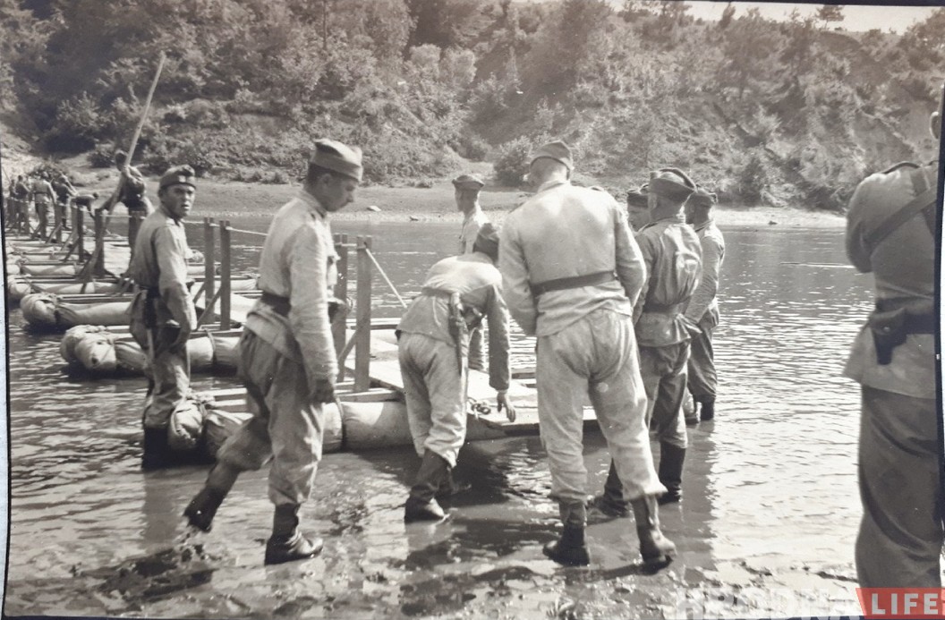 Загінуў у 1939 годзе, але пакінуў вялікі фотаархіў. Гісторыя аднаго афіцэра з Гродна