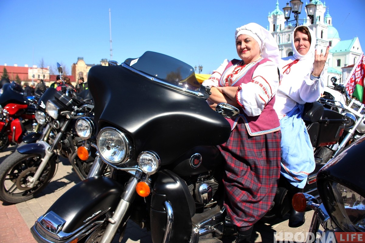 Зноў роў матора: у Гродне байкеры адкрылі мотасезон