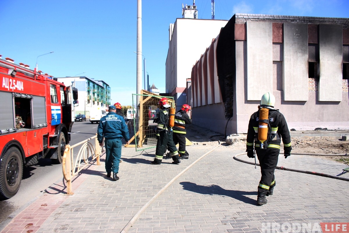 Фотофакт: В Гродно на Буденого горел склад почты