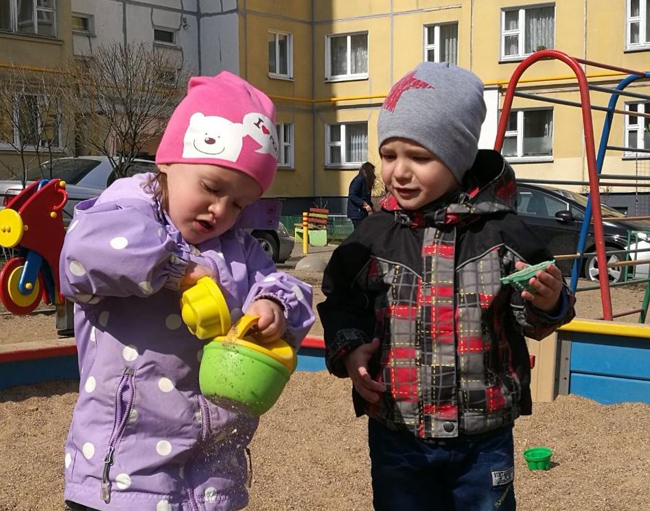 У сястры 8 дзяцей, у брата - 5. Блізняты з Гродна расказалі пра свае шматдзетныя сем’і