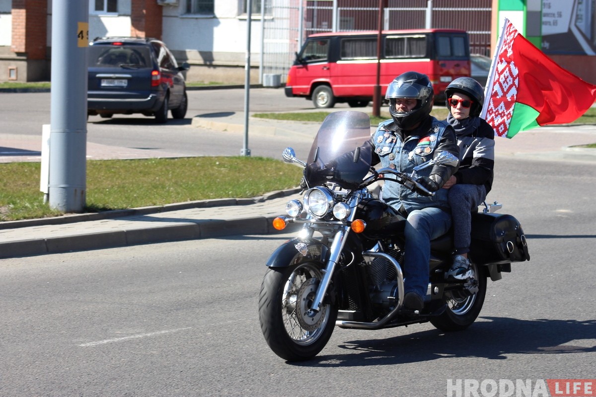 Зноў роў матора: у Гродне байкеры адкрылі мотасезон