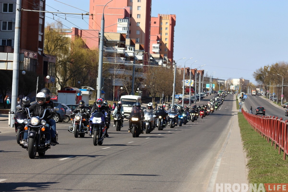 Зноў роў матора: у Гродне байкеры адкрылі мотасезон