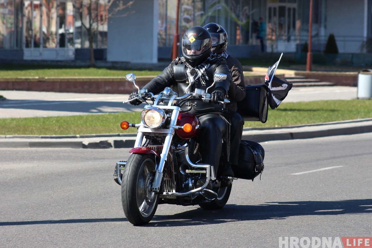 Зноў роў матора: у Гродне байкеры адкрылі мотасезон