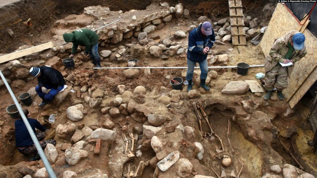 Урад Літвы: Надпісы на магілах паўстанцаў 1863 года будуць і па-беларуску