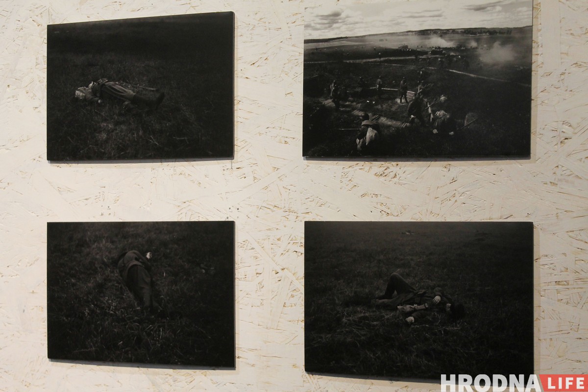 Вайна - як сувенір, канцэрт і памяць. Выстава Андрэя Лянкевіча “Бывай, Радзіма” адкрылася ў Гродне