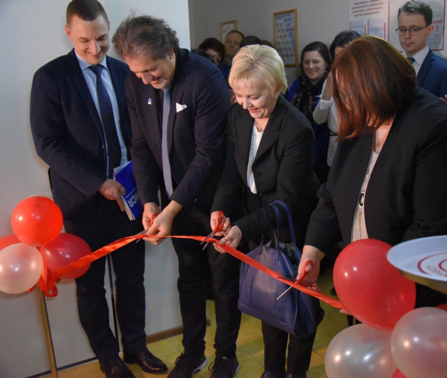 "Следующий будет послом!" Поверенная в делах США о визах, гендерном равенстве и поводах для оптимизма