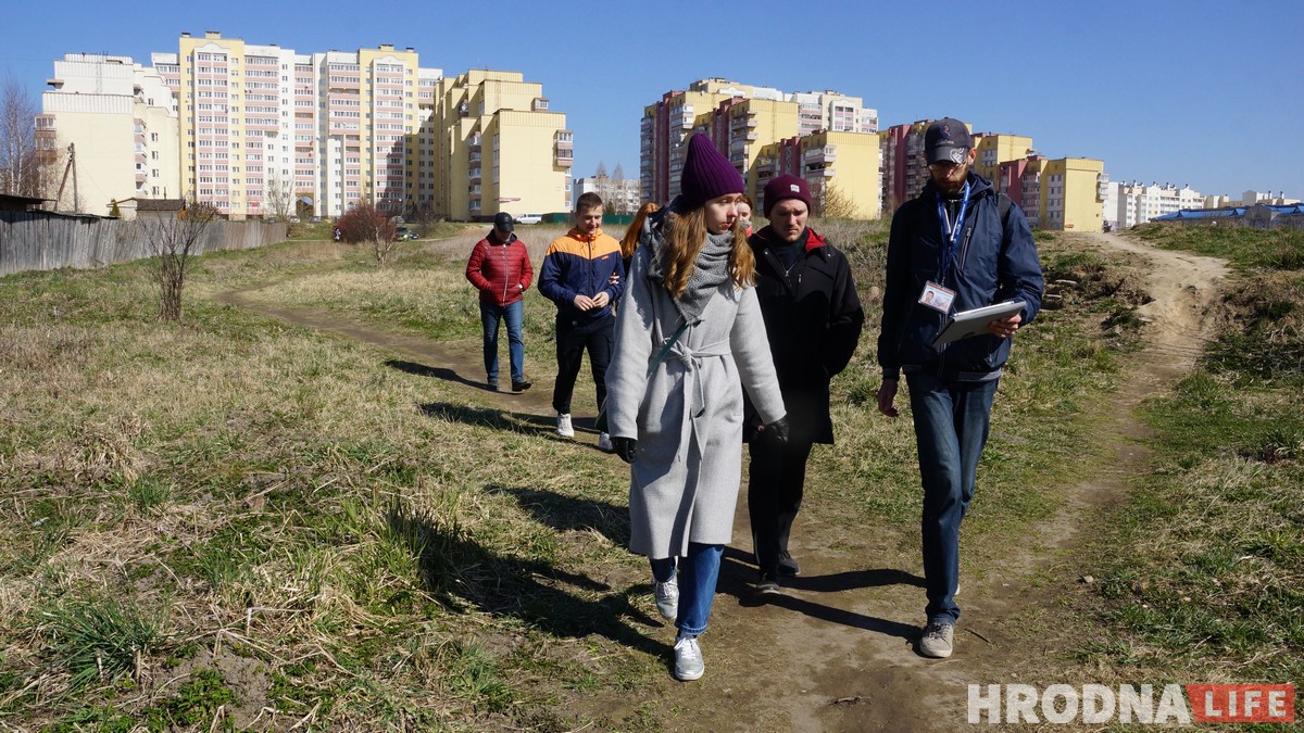“А вы думалі – звычайны спальнік”. Адзіная экскурсія Фэста экскурсаводаў за межамі цэнтра прайшла на Дзевятоўцы