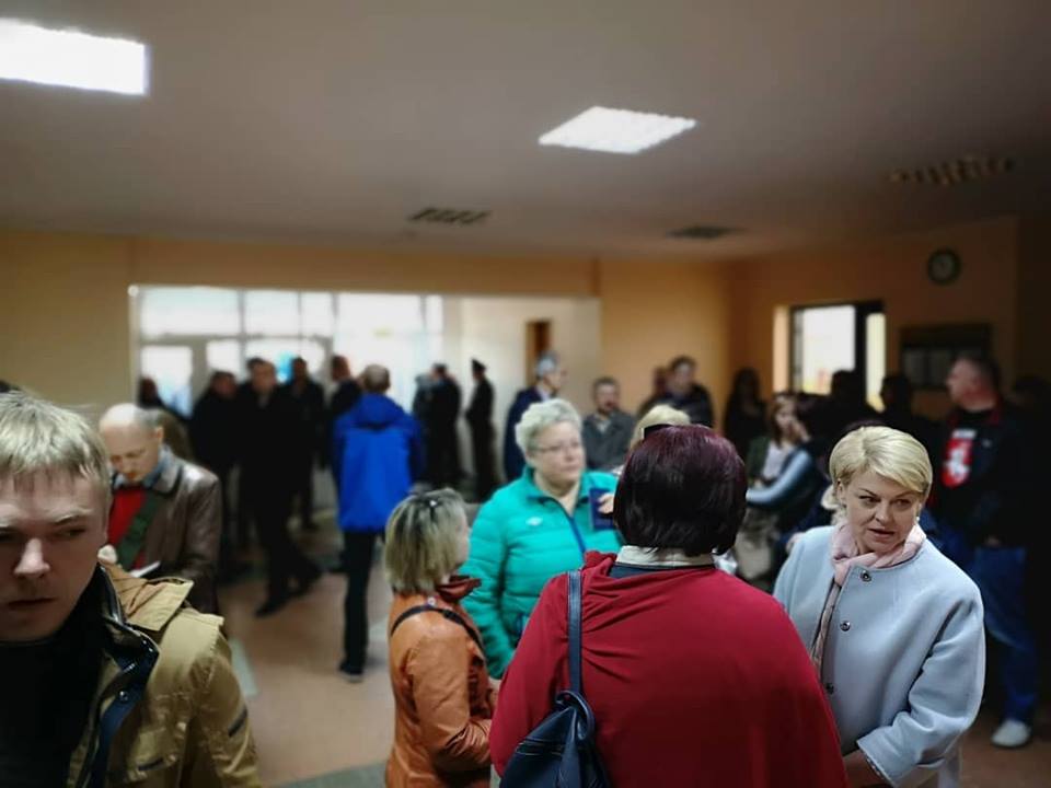 Судят лидерку Союза поляков Анжелику Борис. Зал переполнен, всем мест не хватило. ФОТО