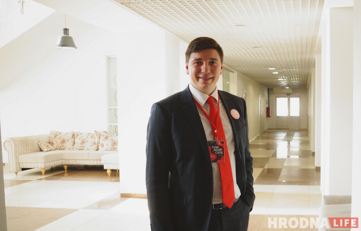 «IT-прадукты продаюць не так, як каўбасу ці варэнне». 80 бізнесменаў з Гродна вучыліся гуляць не па-дзіцячы