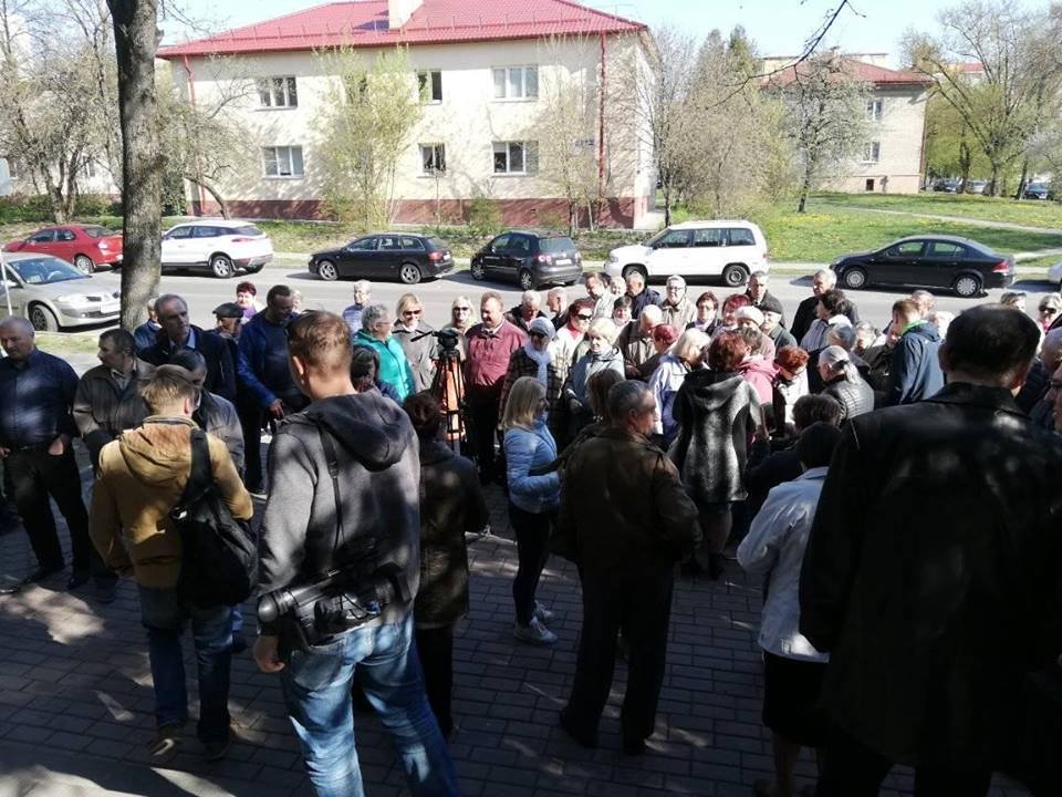 Судят лидерку Союза поляков Анжелику Борис. Зал переполнен, всем мест не хватило. ФОТО