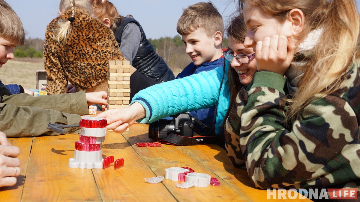 Нёманская вясна-2019: Шалёны Макс разбудзіў турыстаў-воднікаў ад спячкі і накарміў тушонкай Нёманская вясна-2019: Шалёны Макс разбудзіў турыстаў-воднікаў ад спячкі і накарміў тушонкай