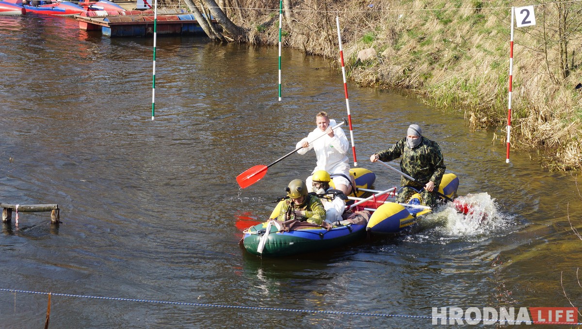 Нёманская вясна-2019: Шалёны Макс разбудзіў турыстаў-воднікаў ад спячкі і накарміў тушонкай Нёманская вясна-2019: Шалёны Макс разбудзіў турыстаў-воднікаў ад спячкі і накарміў тушонкай