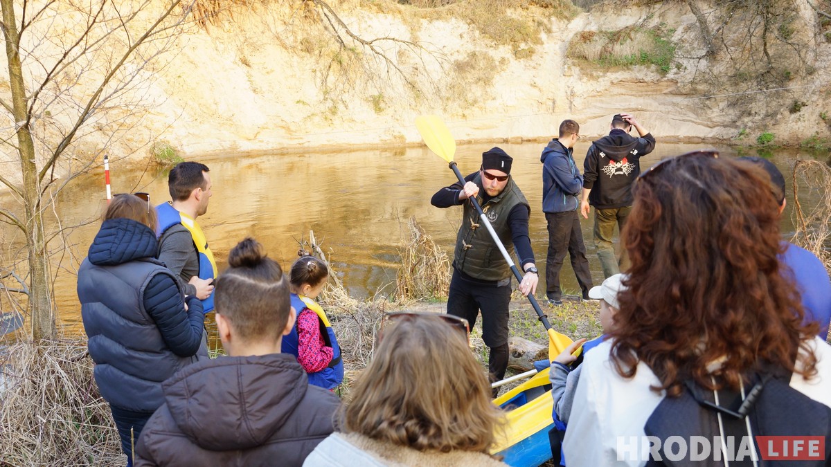 Нёманская вясна-2019: Шалёны Макс разбудзіў турыстаў-воднікаў ад спячкі і накарміў тушонкай Нёманская вясна-2019: Шалёны Макс разбудзіў турыстаў-воднікаў ад спячкі і накарміў тушонкай
