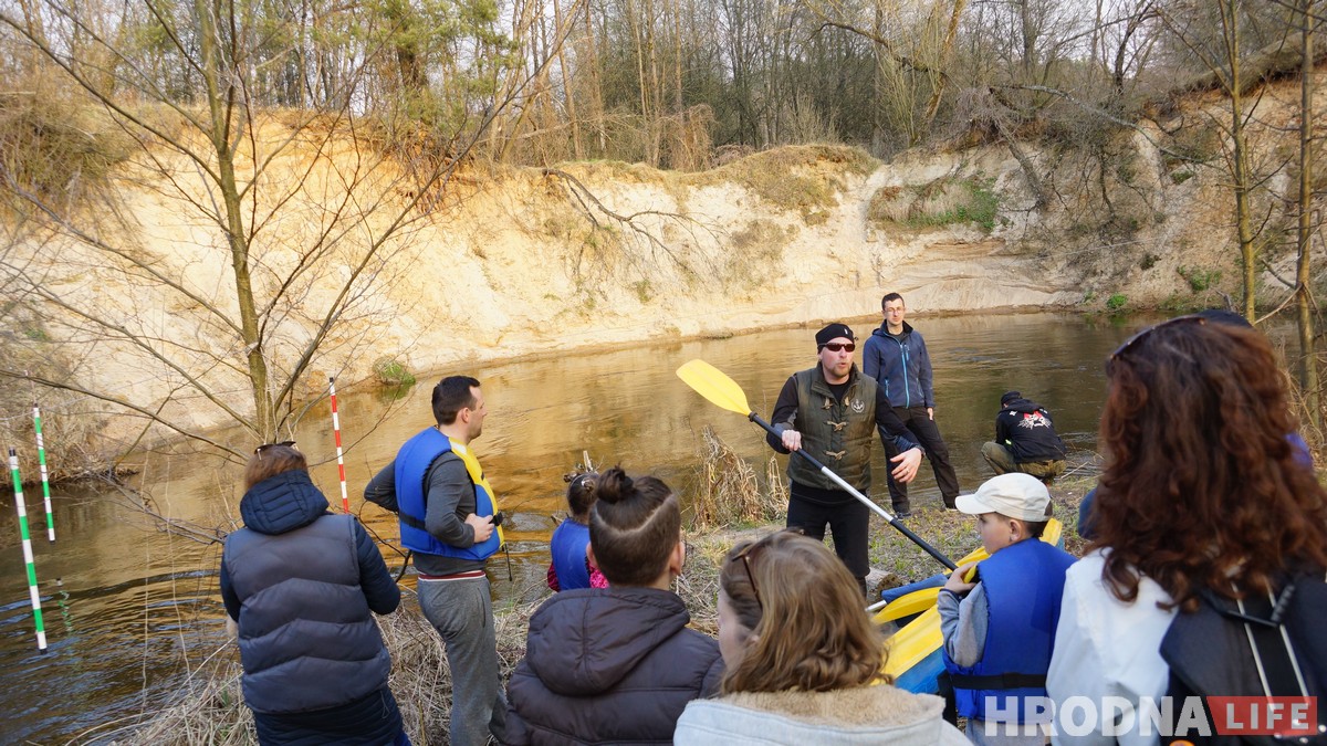 Нёманская вясна-2019: Шалёны Макс разбудзіў турыстаў-воднікаў ад спячкі і накарміў тушонкай Нёманская вясна-2019: Шалёны Макс разбудзіў турыстаў-воднікаў ад спячкі і накарміў тушонкай
