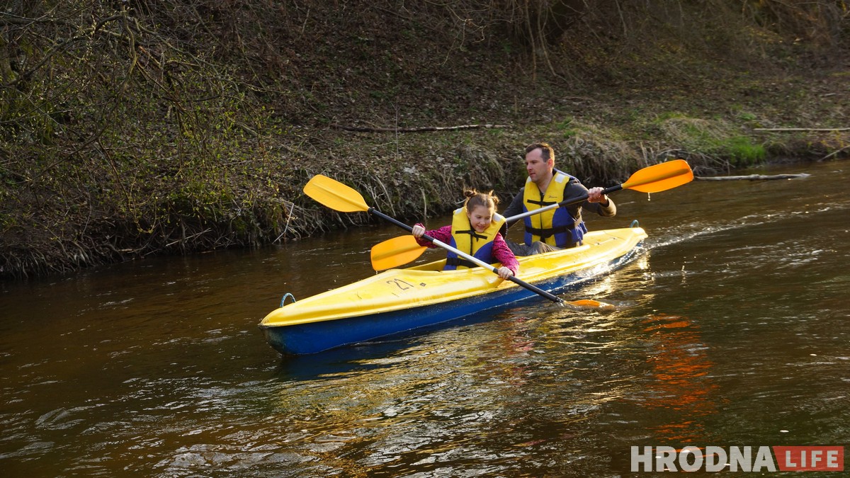 Нёманская вясна-2019: Шалёны Макс разбудзіў турыстаў-воднікаў ад спячкі і накарміў тушонкай Нёманская вясна-2019: Шалёны Макс разбудзіў турыстаў-воднікаў ад спячкі і накарміў тушонкай