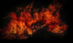 У Гродзенским раёне сярод спаленай травы знайшлі загінулага мужчыну