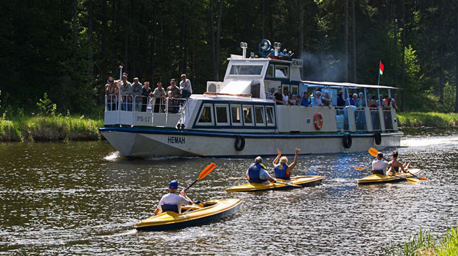 Августовский канал открыл сезон. На чем и за сколько поплавать, что посмотреть