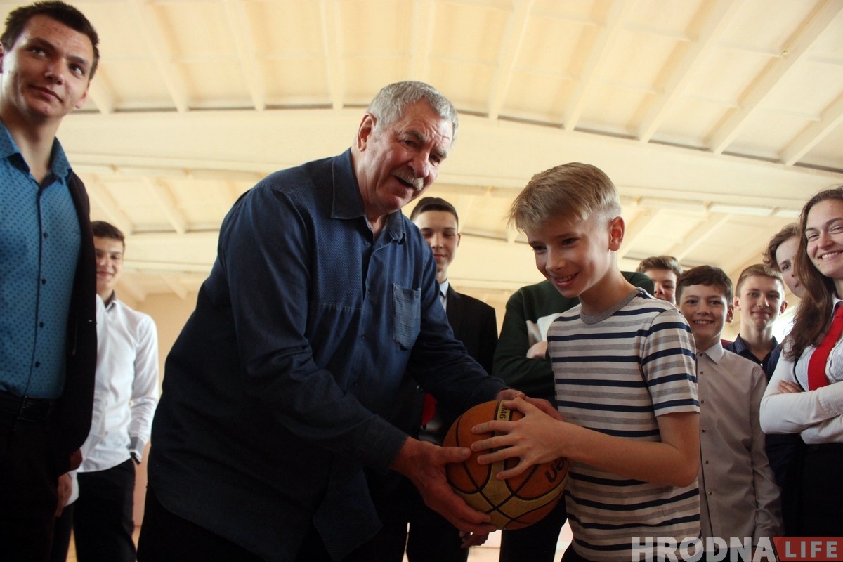 «У родным горадзе люблю Нёман і рыбалку». У Гродна прыехаў легендарны баскетбаліст Іван Ядэшка «У родным горадзе люблю Нёман і рыбалку». У Гродна прыехаў легендарны баскетбаліст Іван Ядэшка