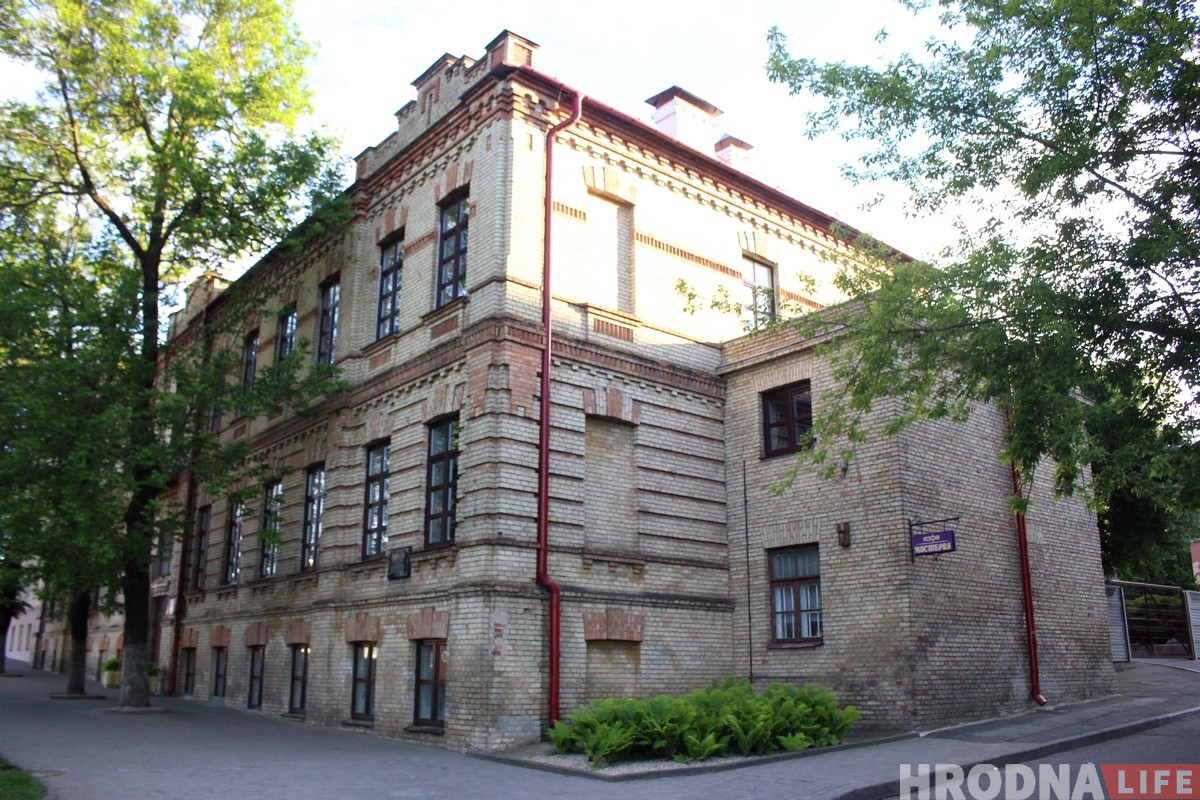 У Гродне "абнавілі" самую таямнічую мемарыяльную шыльду