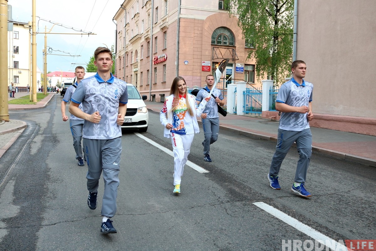 Гродно встретил эстафету огня "Пламя мира"