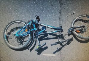 Пад Слонімам сем падлеткаў перакуліліся на машыне. 16-гадовы кіроўца сур'ёзна пацярпеў