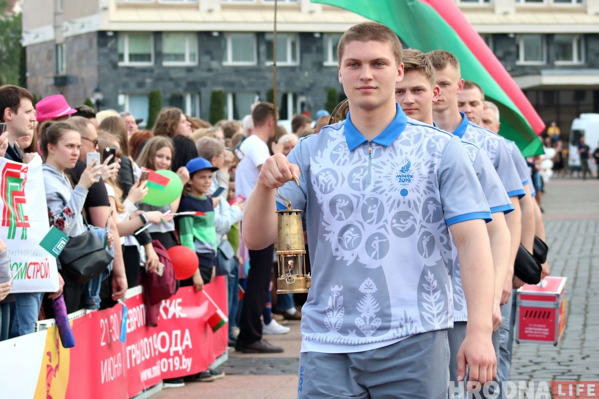 Гродно встретил эстафету огня "Пламя мира"
