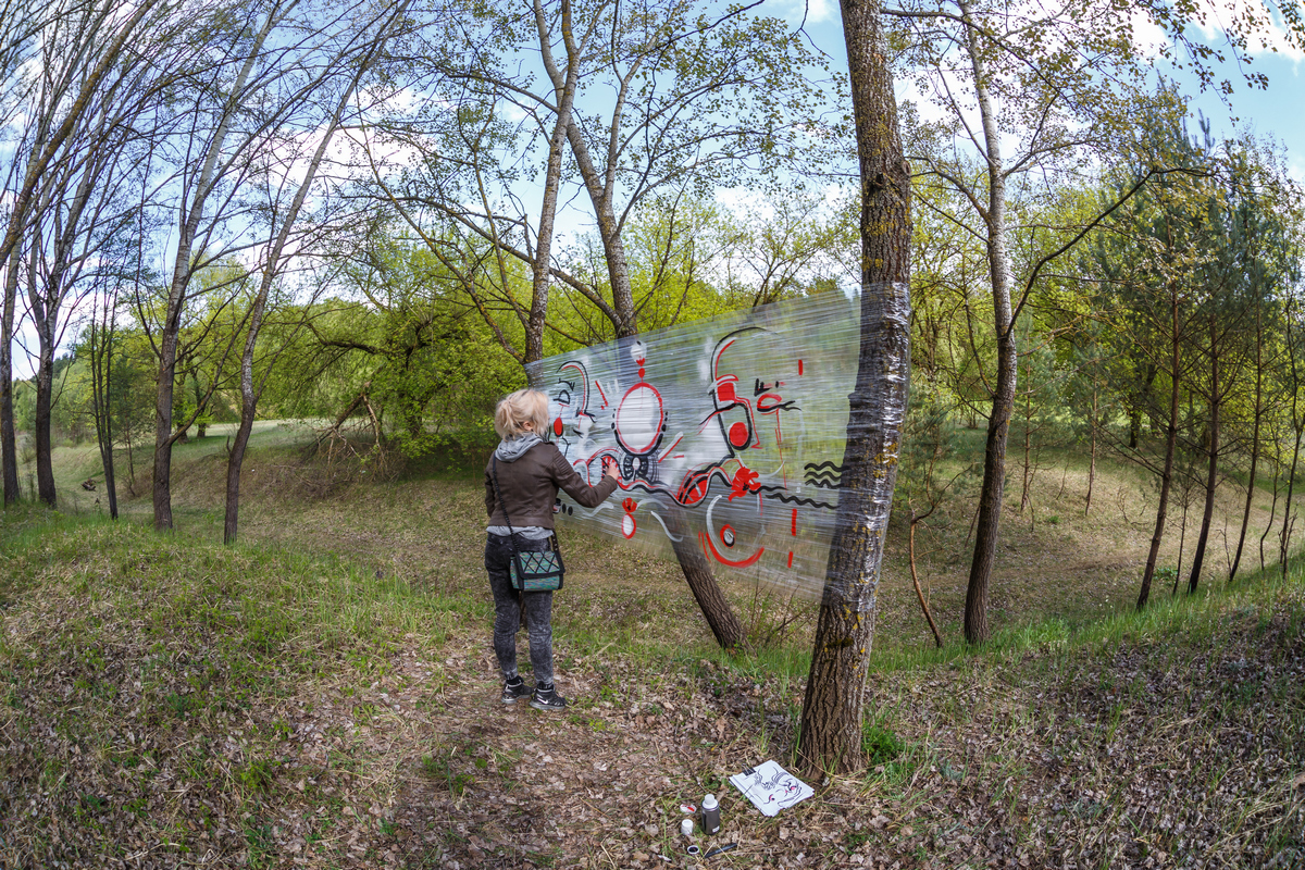 Галерэі, якіх не існуе: глядзіце, якую інсталяцыю стварылі пад Гродна