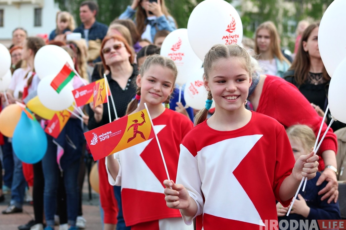 Гродно встретил эстафету огня "Пламя мира"