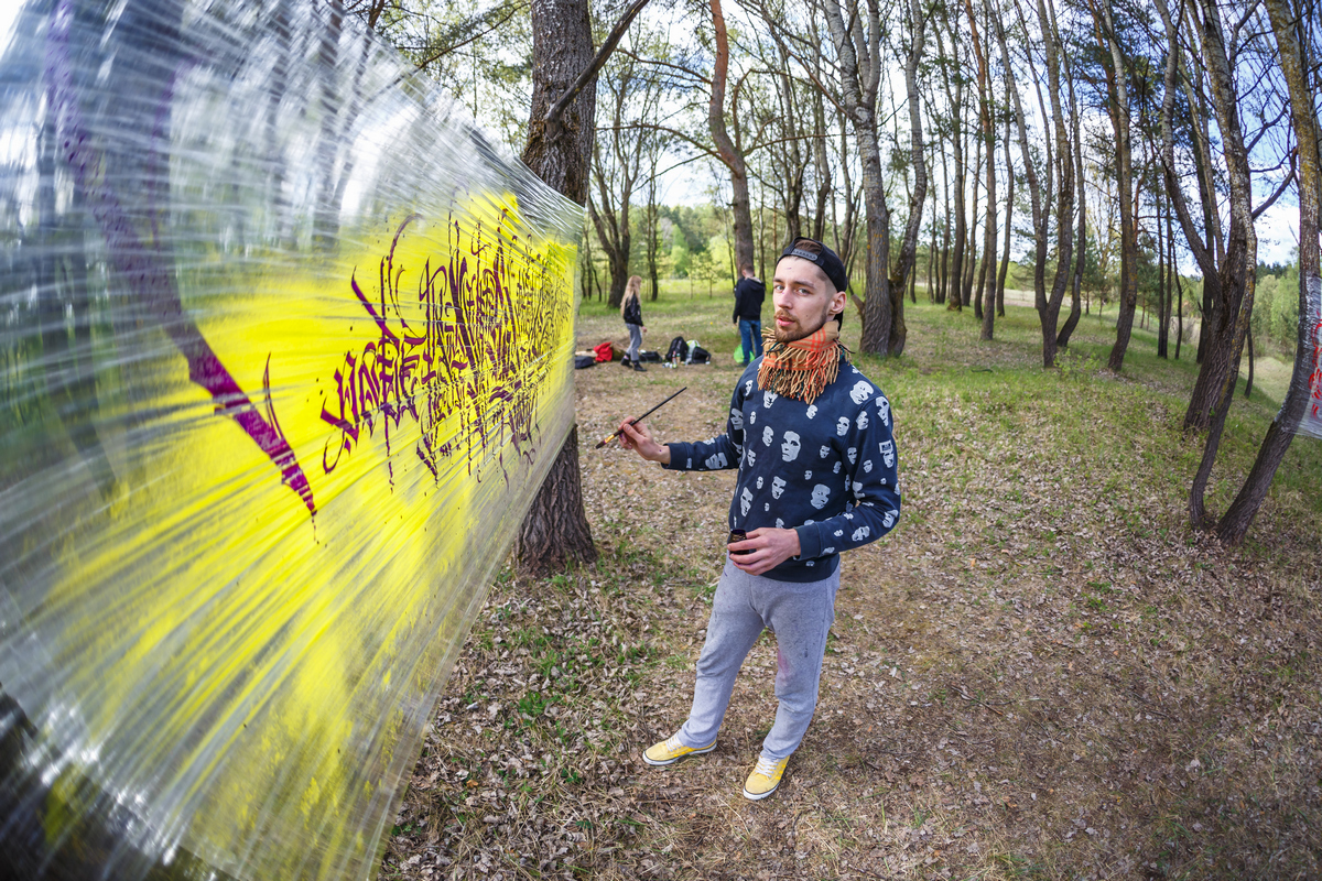 Галерэі, якіх не існуе: глядзіце, якую інсталяцыю стварылі пад Гродна