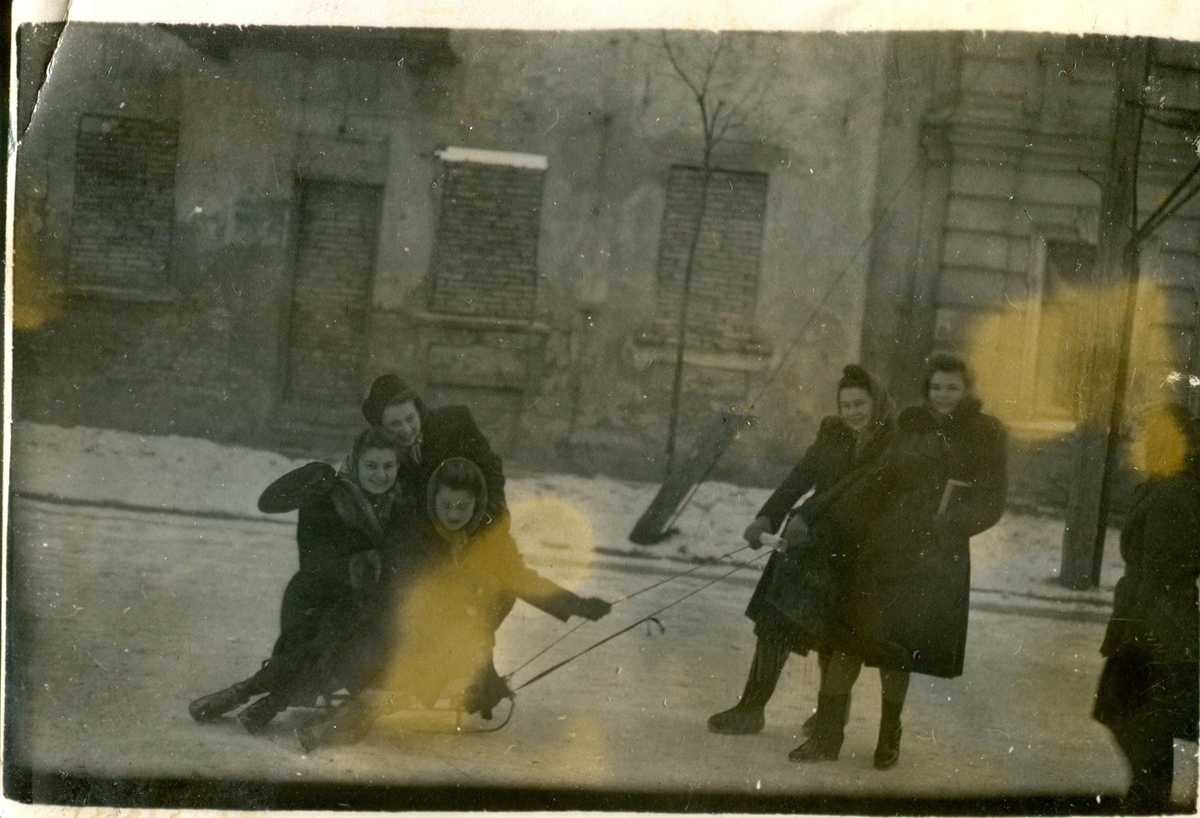 «Мясцовым ніхто не казаў, што мост плануюць узарваць». 89-гадовая гродзенка пра перадваенныя і ваенныя гады