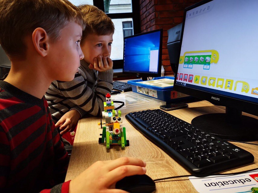 Сябры і робаты ў ITeen Academy. Як правесці лета ў Гродне займальна і з карысцю