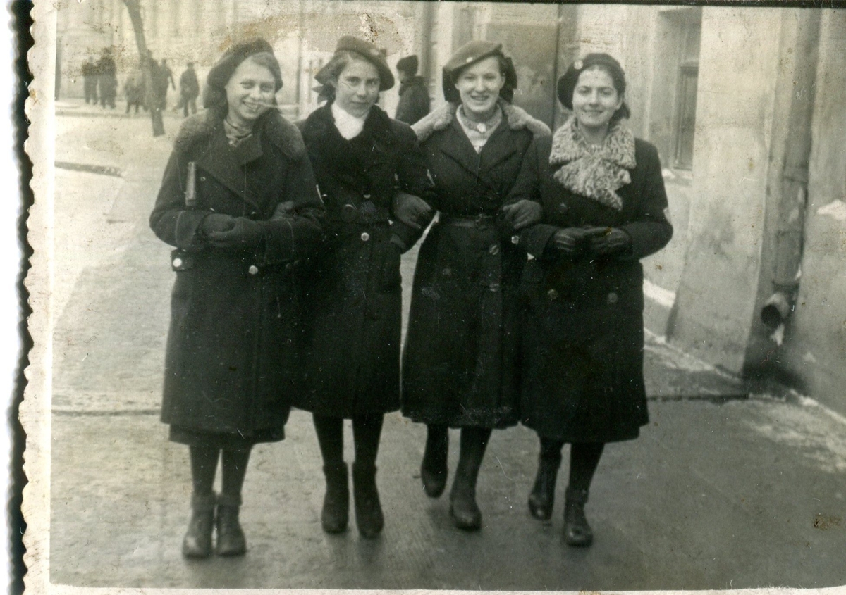 «Мясцовым ніхто не казаў, што мост плануюць узарваць». 89-гадовая гродзенка пра перадваенныя і ваенныя гады