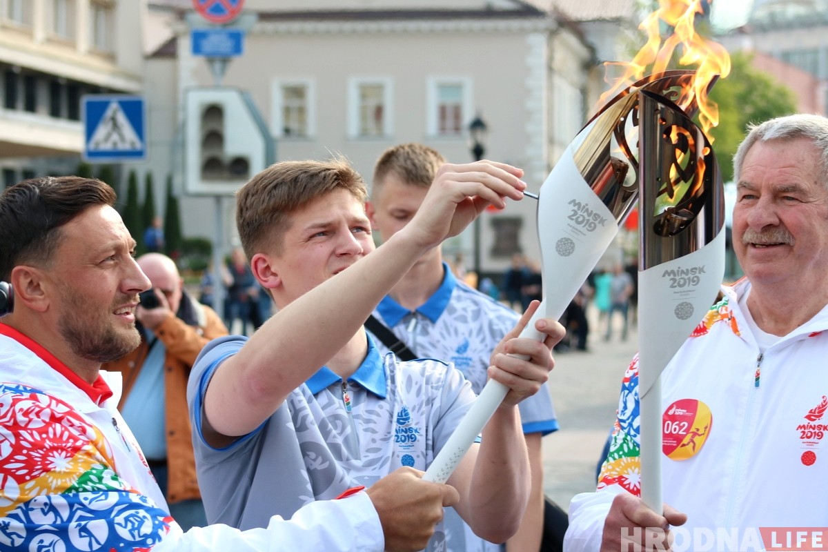 Гродно встретил эстафету огня "Пламя мира"