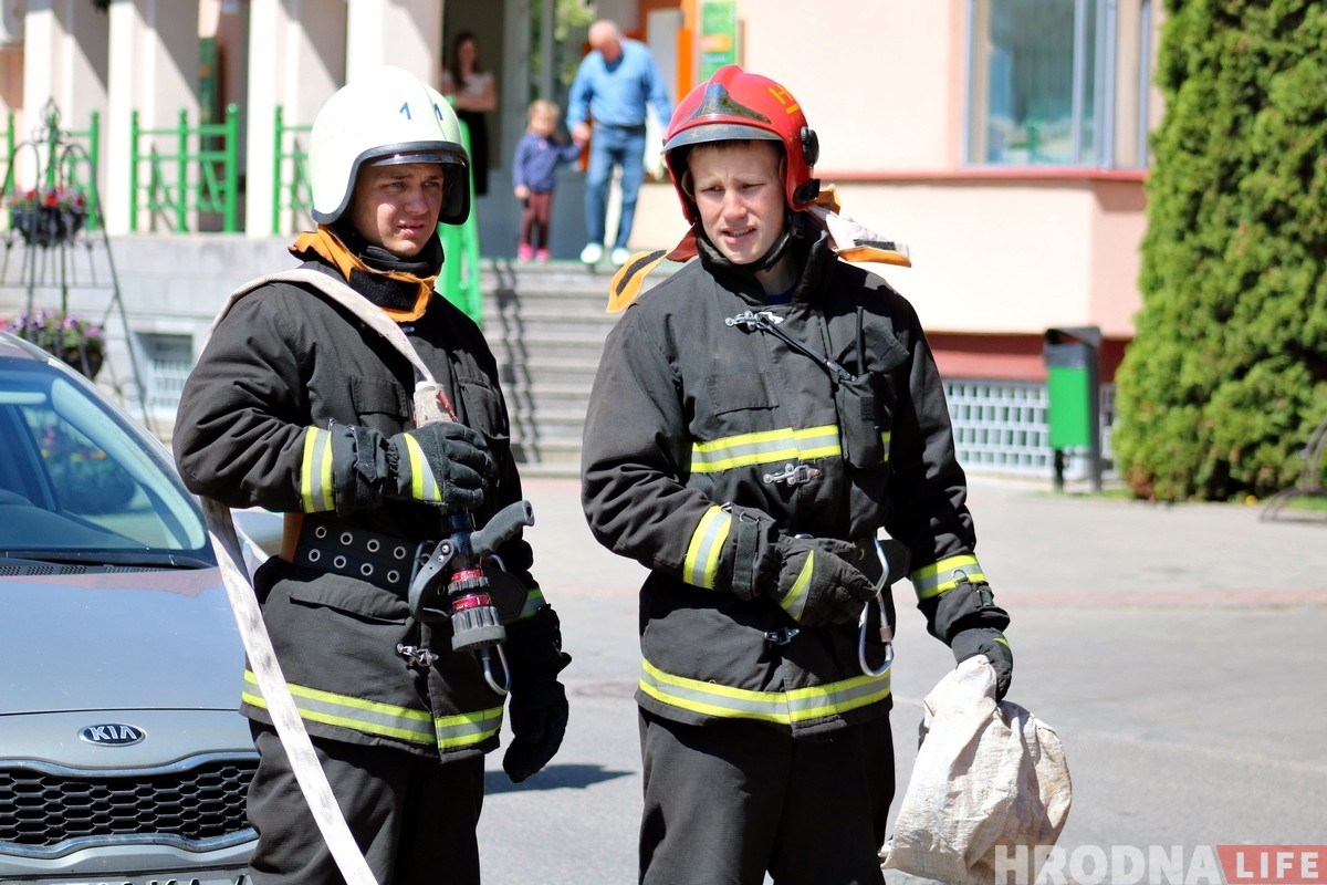 Глядзіце, як у цэнтры Гродна ратавалі Малыша (але ён потым знік) Глядзіце, як у цэнтры Гродна ратавалі Малыша (але ён потым знік)