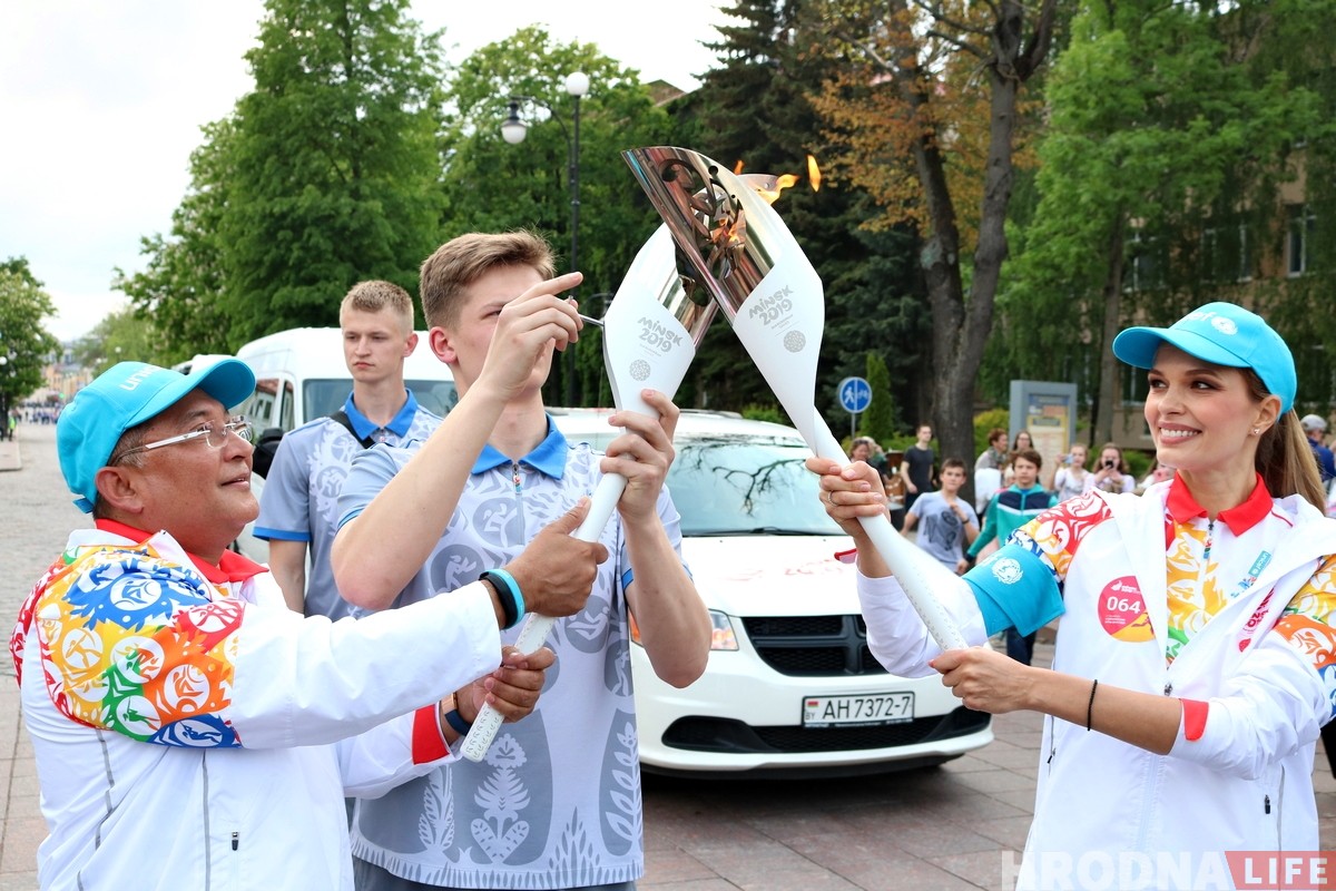 Гродно встретил эстафету огня "Пламя мира"