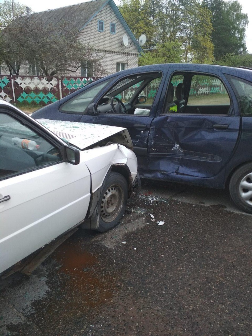 Пад Гродна за выхадныя здарылася тры аварыі. Адна - са смяротным зыходам Пад Гродна за выхадныя здарылася тры аварыі. Адна - са смяротным зыходам