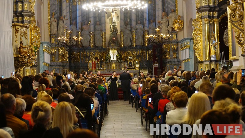 Фотафакт: У Фарным касцёле сыгралі музыку Вівальдзі Фотафакт: У Фарным касцёле сыгралі музыку Вівальдзі