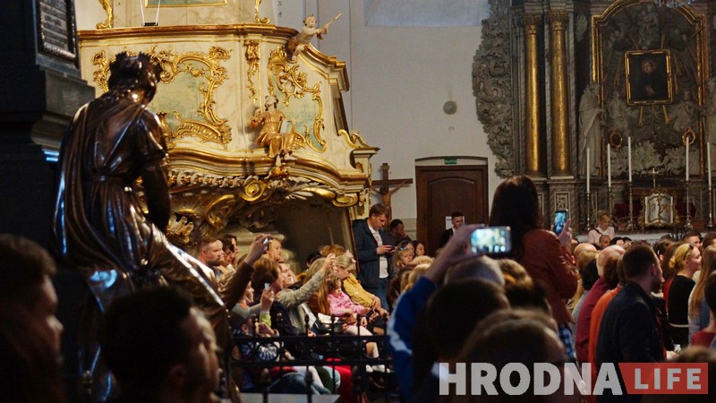 Фотафакт: У Фарным касцёле сыгралі музыку Вівальдзі Фотафакт: У Фарным касцёле сыгралі музыку Вівальдзі