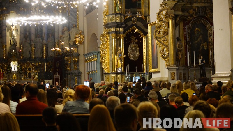 Фотафакт: У Фарным касцёле сыгралі музыку Вівальдзі Фотафакт: У Фарным касцёле сыгралі музыку Вівальдзі