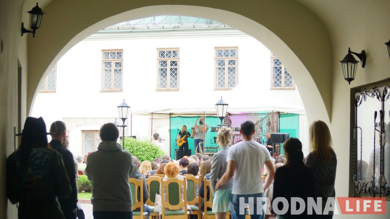 “Зламалася клавіша? Гэту ноту спявай!” У Гродне адкрылі новы сезон джазавых гісторый “Зламалася клавіша? Гэту ноту спявай!” У Гродне адкрылі новы сезон джазавых гісторый