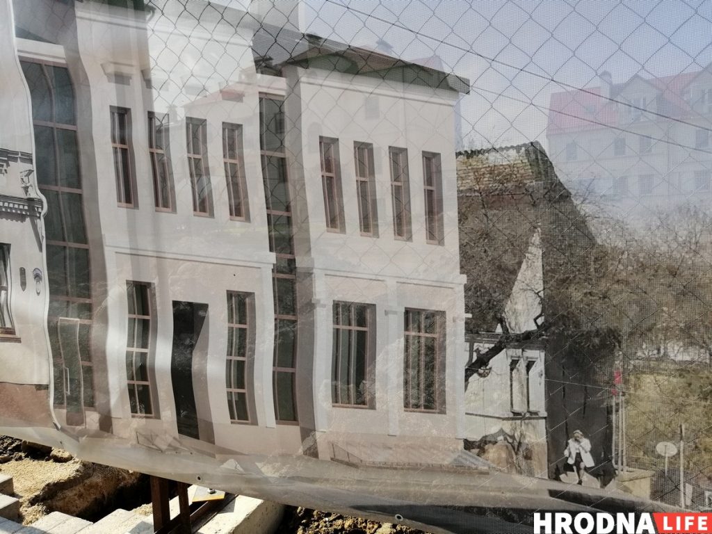 Відэафакт: Ламалі вішню экскаватарам, бо не было пілаў