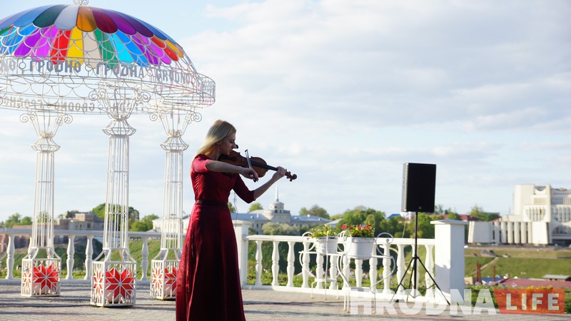 Сезон канцэртаў ля ратонды адкрылі да Дня Перамогі Сезон канцэртаў ля ратонды адкрылі да Дня Перамогі