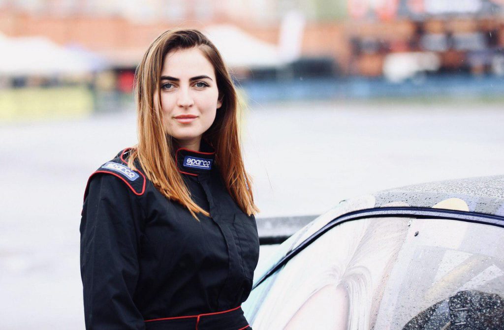 Среди участников - только одна девушка-пилот. Чего ждать от соревнований по дрифтингу под Гродно