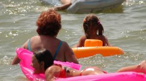 Падлеткі гулялі па закінутай гасцініцы «Гродна». Да іх прыйшла міліцыя Падлеткі гулялі па закінутай гасцініцы «Гродна». Да іх прыйшла міліцыя