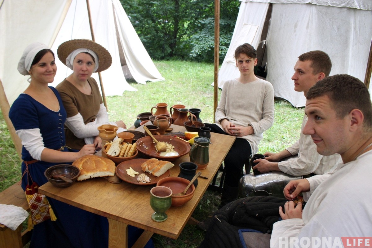 «Тут знакавая зямля». У Каложскім парку праходзіць фестываль сярэднявечнай культуры