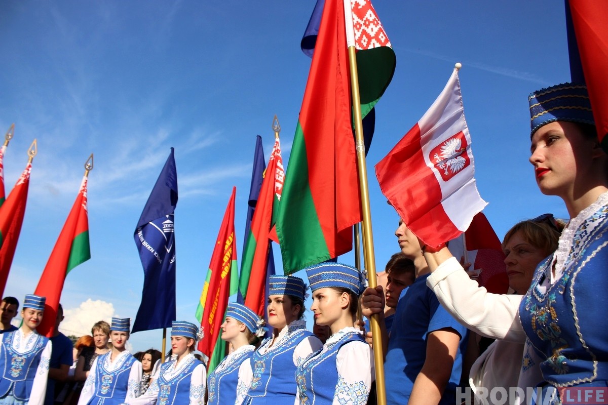 В Гродно торжественно открыли таблицу в честь музыканта Чеслава Немена